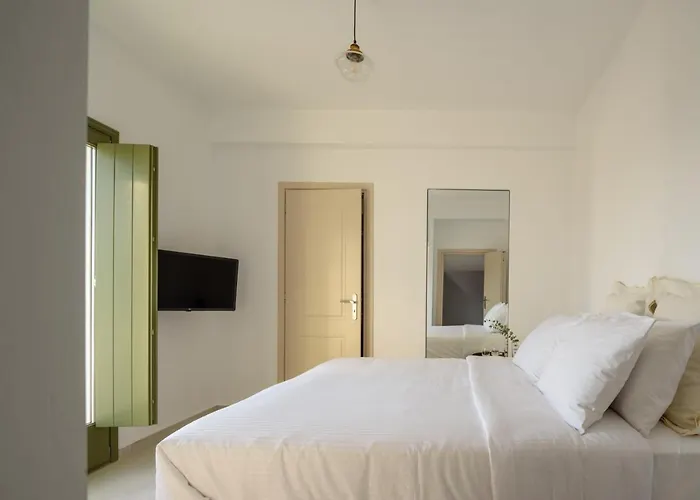 Villa Di Capo - Santorini Old Winery Luxury Villas