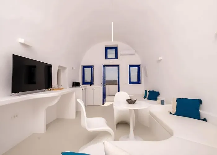 Akrotiri Hidden Gem