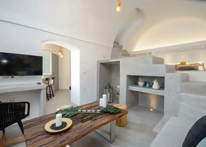 Nissos House Santorini